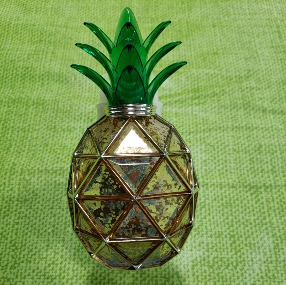 Bath and body works pineapple wallflower plug